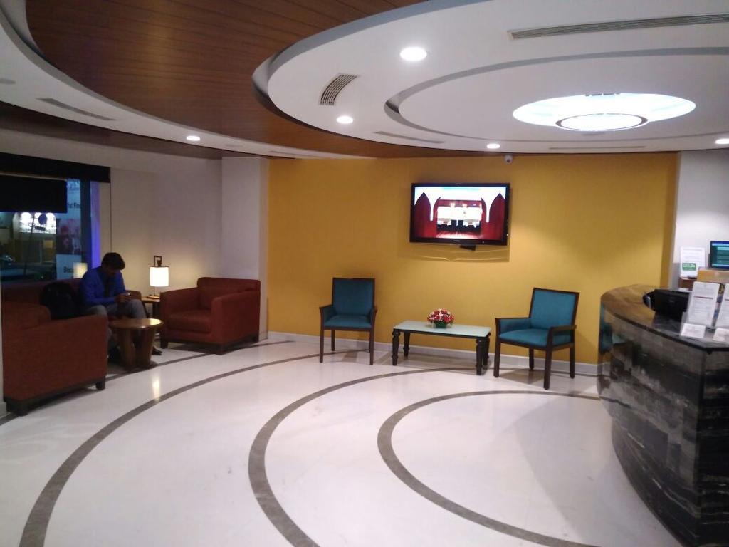 The Royal Comfort Bangalore Exterior photo